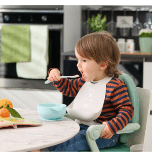 Cucchiaio in silicone 6m grigio con astuccio - CHICCO - immagine 5