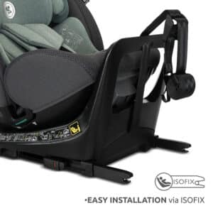 Installazione semplice tramite ISOFIX e cintura superiore per un'altezza di 40-105 cm e con cintura di sicurezza per adulti con o senza fissaggio ISOFIX per un'altezza di 100-150 cm.