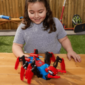 Spara ragnatele Spiderman Crawl 'N Blast Spider - HASBRO - immagine 7