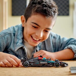 Auto da corsa Mercedes-AMG F1 W15 - LEGO - immagine 6